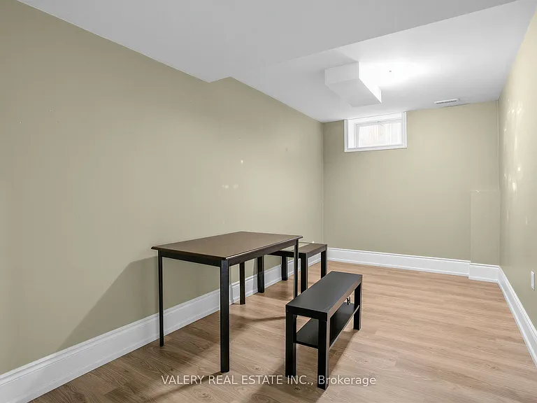 133 Meadowvale Dr #LOWER — Photo 6