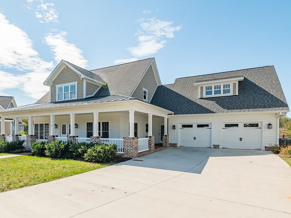 1st image of 425 Preserve Dr