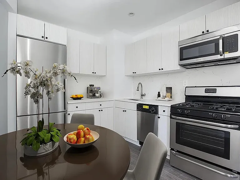 152 Thompson St #3D — Photo 4