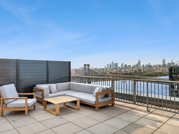 440 Kent Avenue image 12 of 13