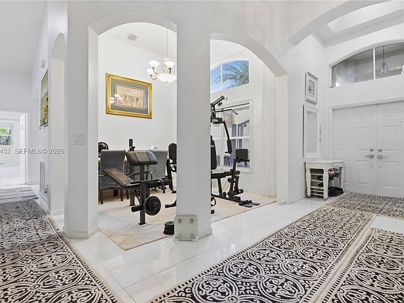 4th image of 1010 SW 191st Ter