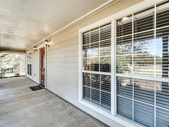 3rd image of 1606 Eastridge Ln