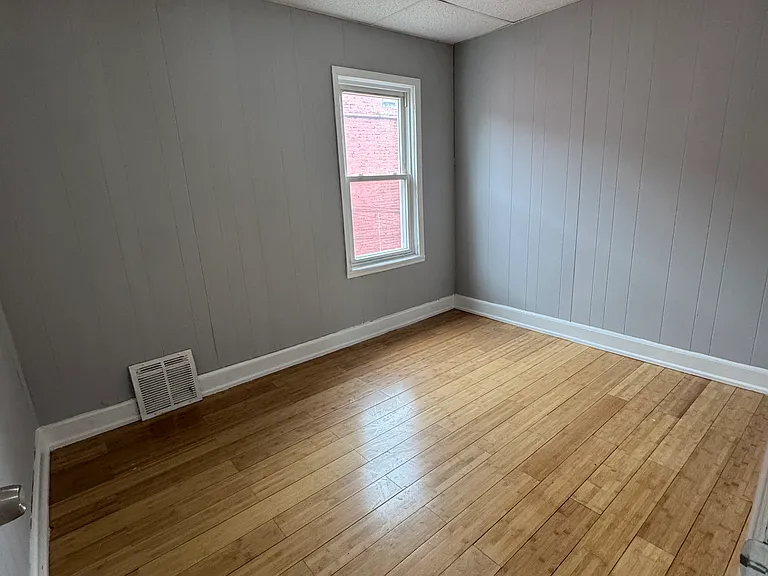 52-54 Ives Ct #3 — Photo 11