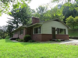 89 Rice Rd, Burnsville, NC 28714