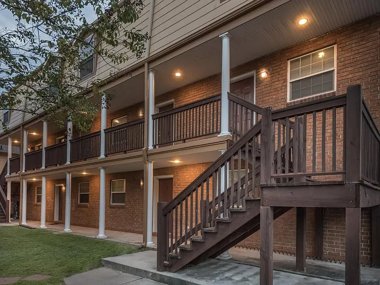 Regency at Metairie — Photo 12