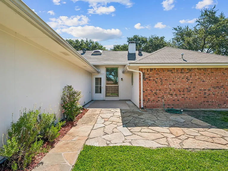 4203 Meadow Ridge Dr — Photo 16