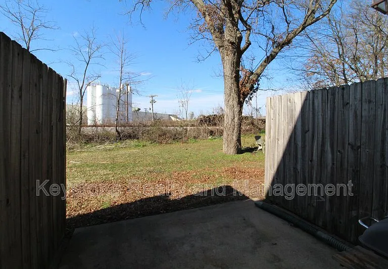2300 Raleigh Ct #3 — Photo 4