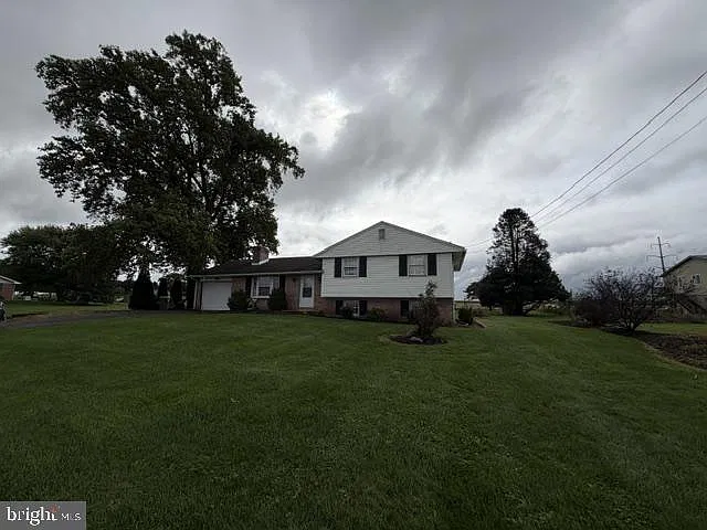 3 bed, 1.5 bath, 1991 sqft, $2,250 — Photo 4
