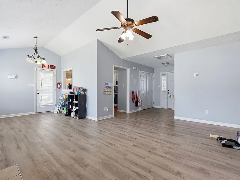 1410 Mingary Ave — Photo 5