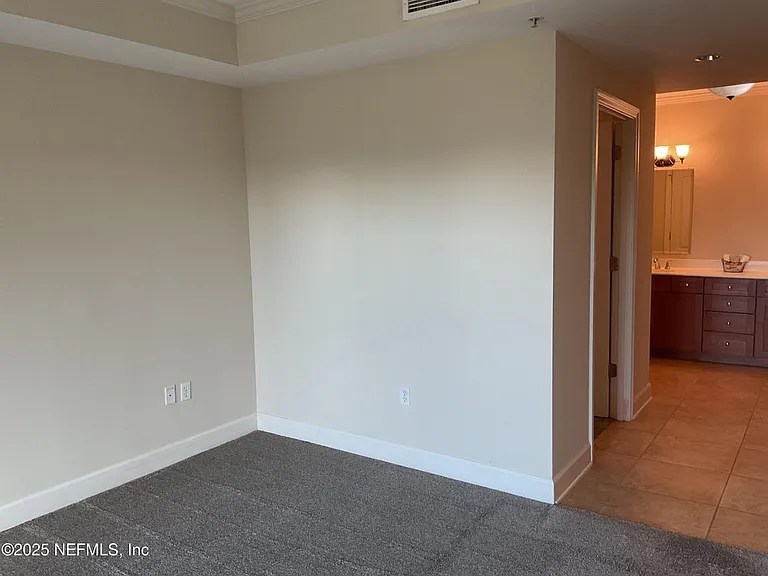 525 3rd St #503 — Photo 13