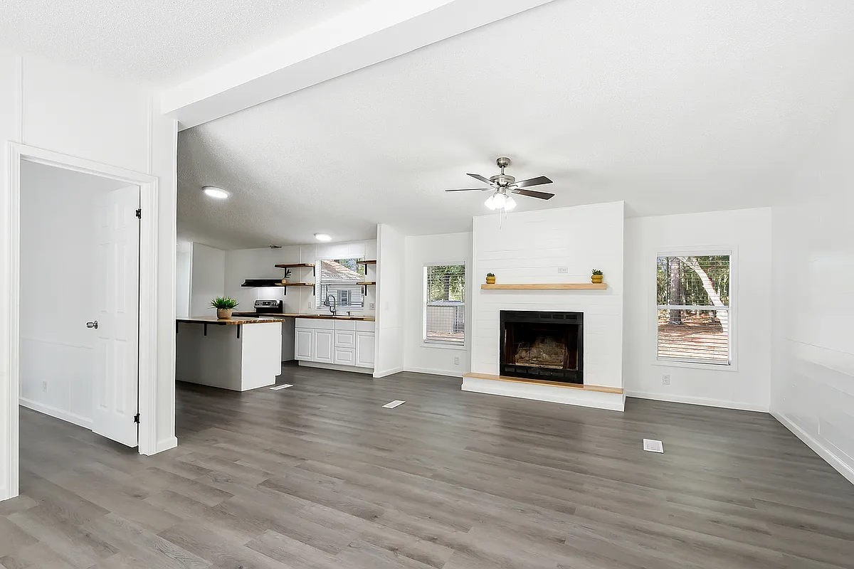 Building Photo - 36375 Longleaf Dr