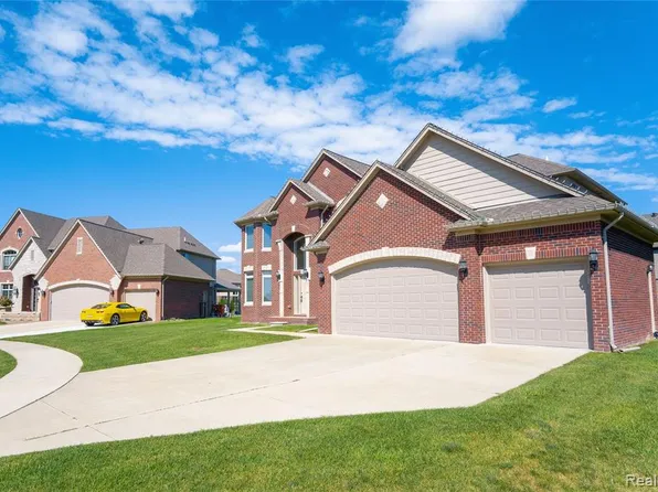 15357 Prentice Ct, Macomb, MI 48042