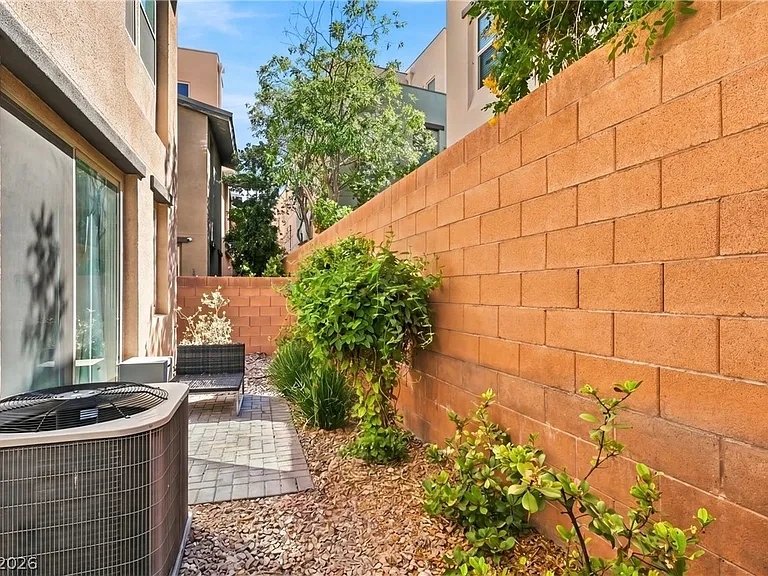 11361 Gravitation Dr — Photo 15