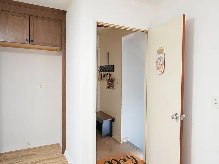 2305 River Rd — Photo 15