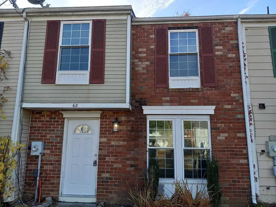 68 Vanderbilt Ct