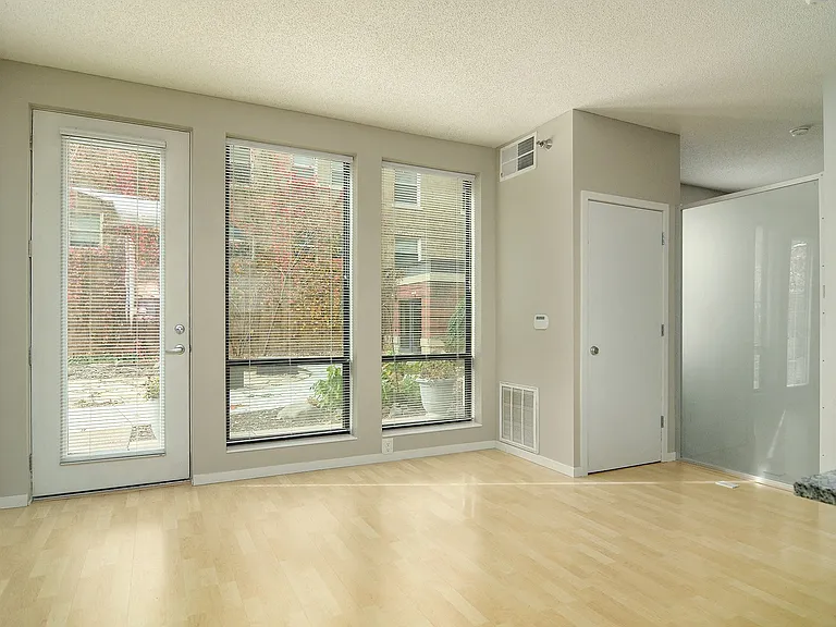 Eitel Apartments — Photo 19