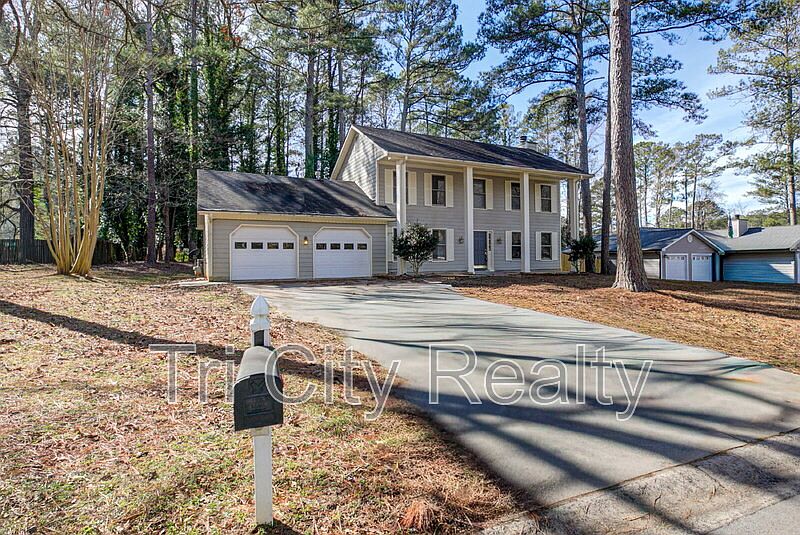 1st image of 216 Shadowood Ln