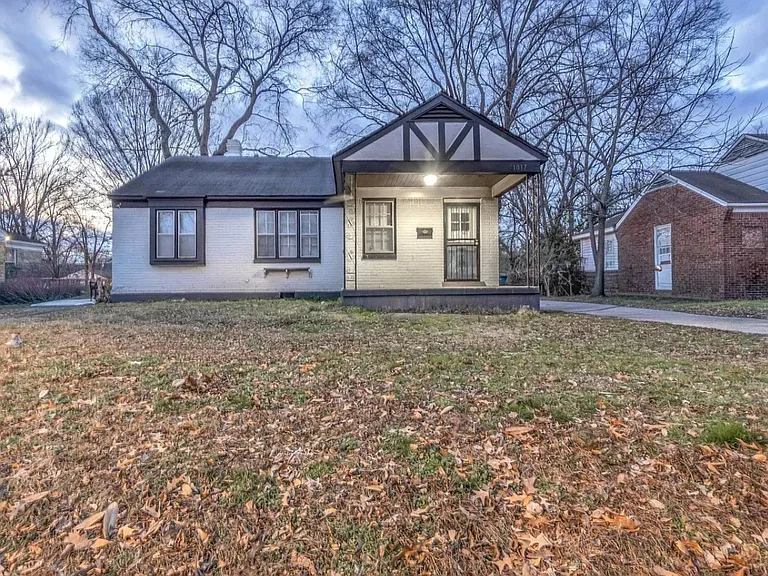 1017 Gordon St — Photo 1