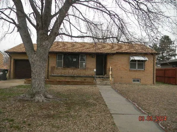 1200 N Green St, Hoisington, KS 67544