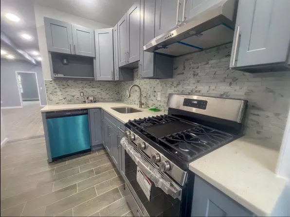 213 Martin Luther King Jr Dr #3, Jersey City, NJ 07305