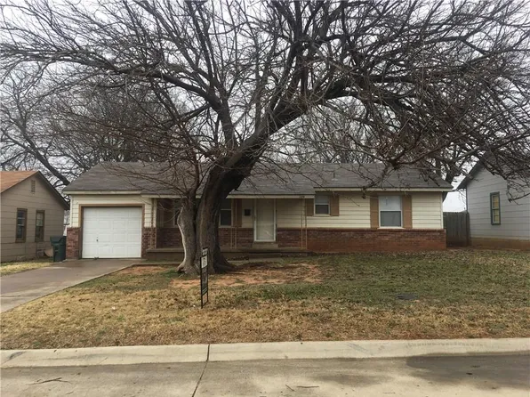 1029 Holly Ln, Midwest City, OK 73110