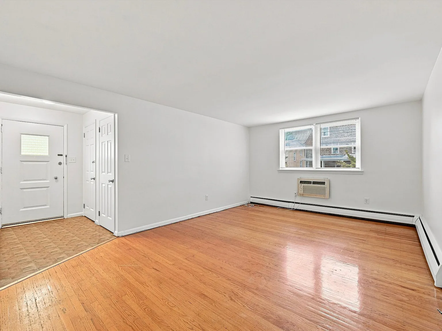 2 bed, 1000 sqft, $2,195 — Photo 4