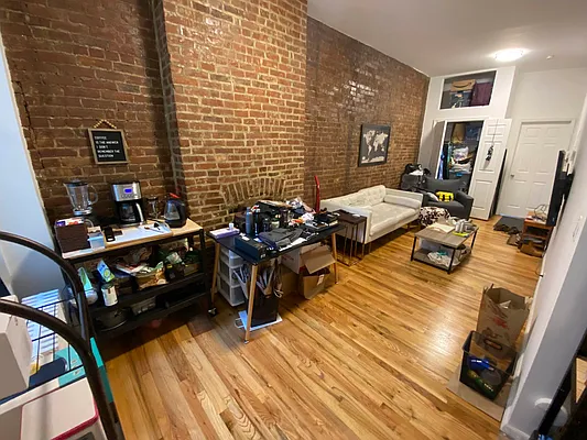 Rented by J PRESTON AND ASSOCIATES INC | media 10