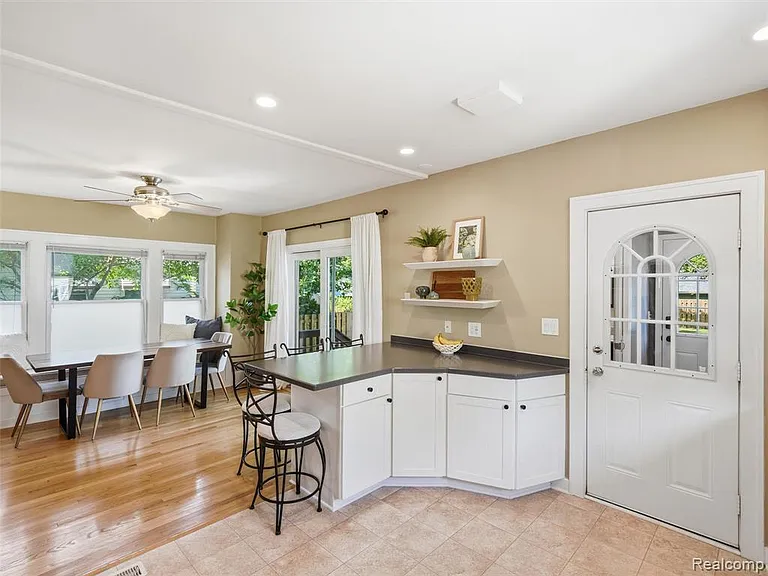 626 Kayser Ave — Photo 14