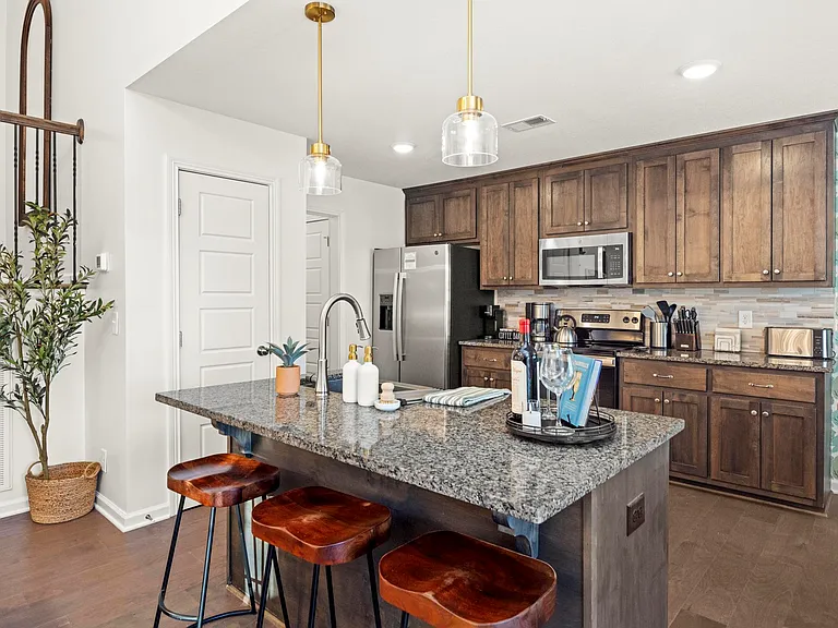 406 Bender Ct — Photo 5