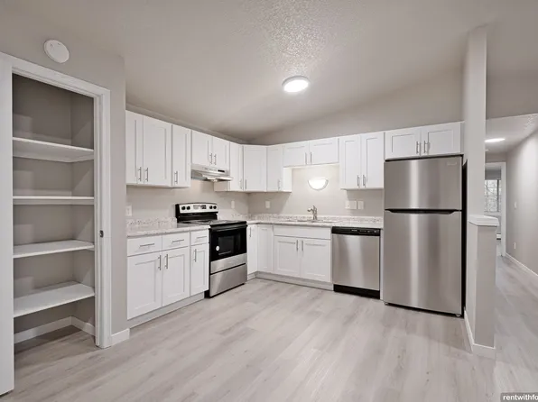 3809 E. River Dr., 3809 E River Dr #6, Green Bay, WI 54301
