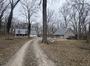 13176 Woodland Groves Pl, Hannibal, MO 63401