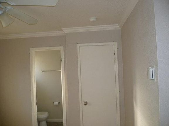 5th image of 111 6th St APT 1