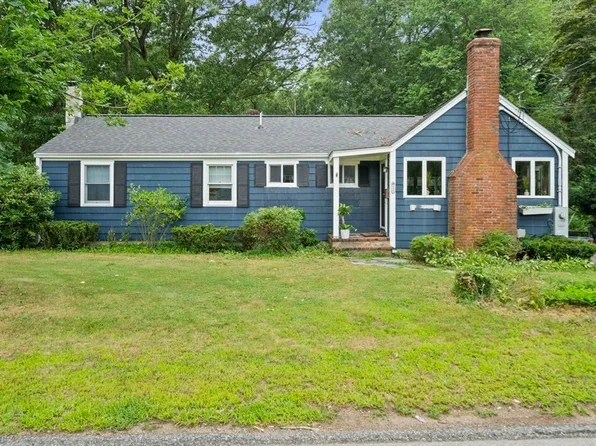 495 Thicket St, Weymouth, MA 02190