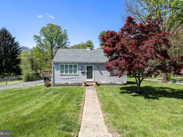 304 S Bishop Ave, Secane, PA 19018