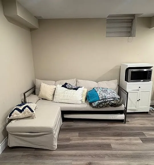 70 Pavlova Cres #BASEMENT — Photo 3