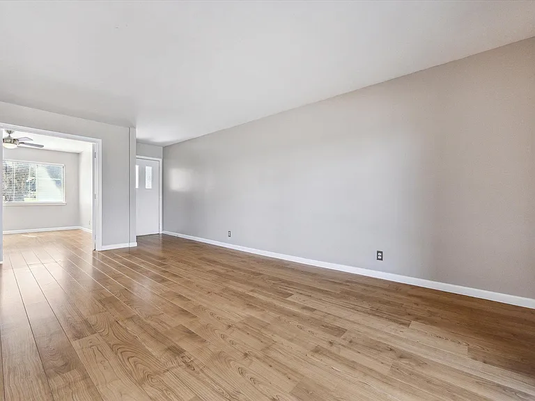 1304 Mariposa Dr #104 — Photo 6