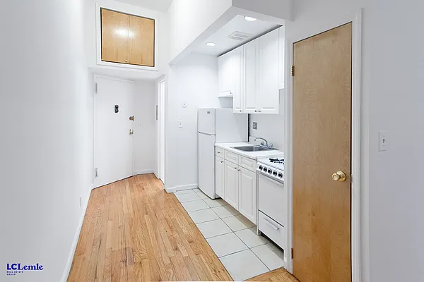 Rented by LC Lemle Real Estate Group | media 12