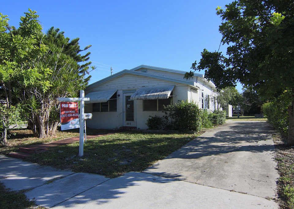 1st image of 602 NW 1st St