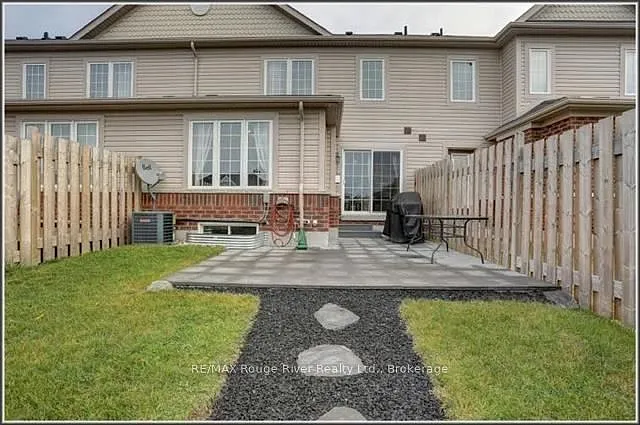 85 Lander Cres — Photo 4