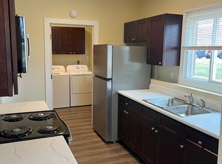 512 Powers Ct APT C, Yorkville, IL 60560