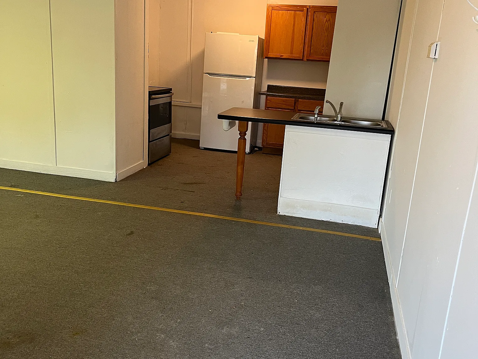 2 bed, 750 sqft, $900 — Photo 1