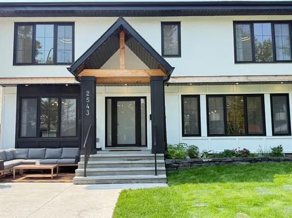 2543 N Chicoutimi Dr NW, Calgary, AB T2L 0W4