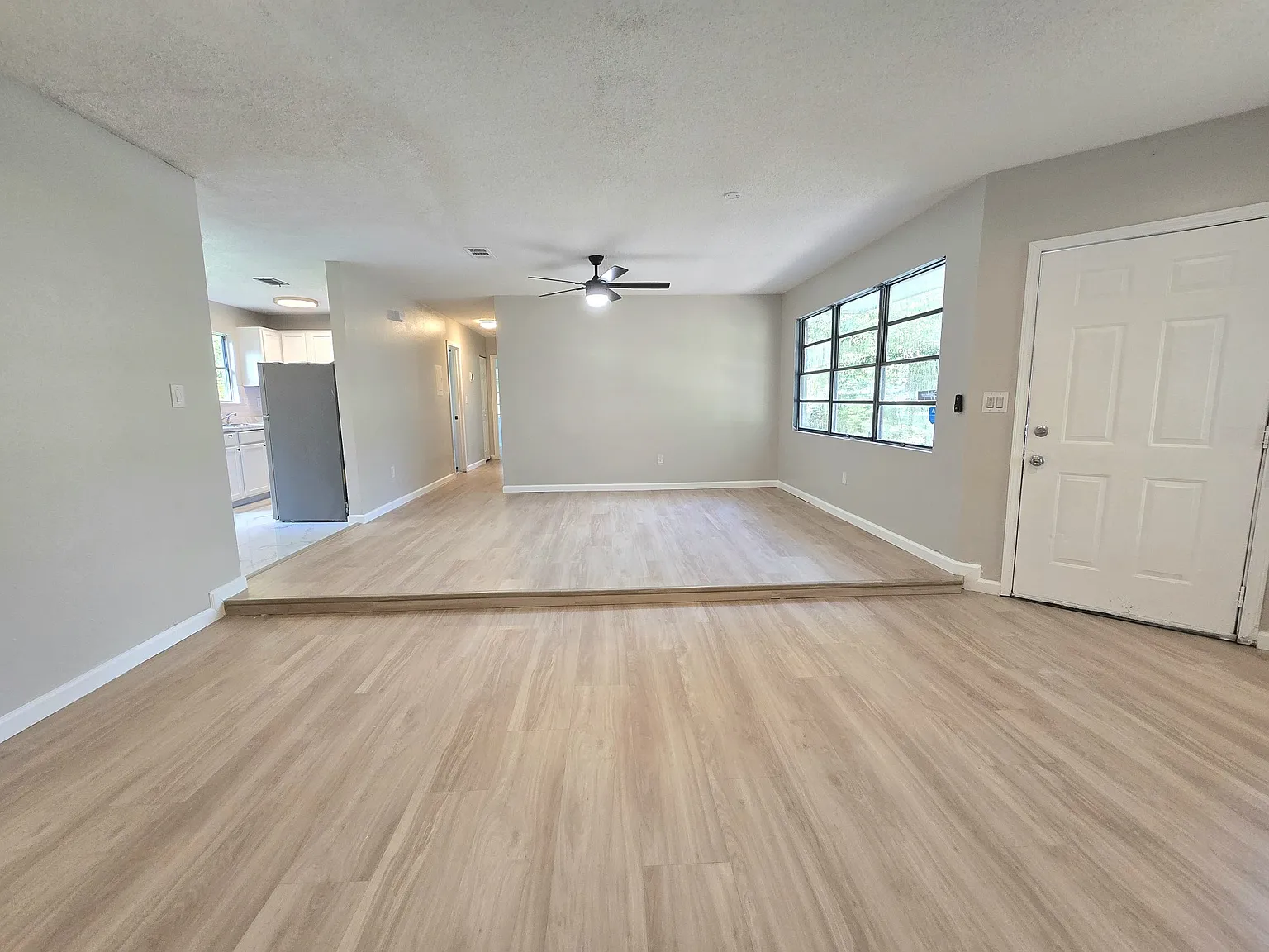 3 bed, 1296 sqft, $1,475 — Photo 2