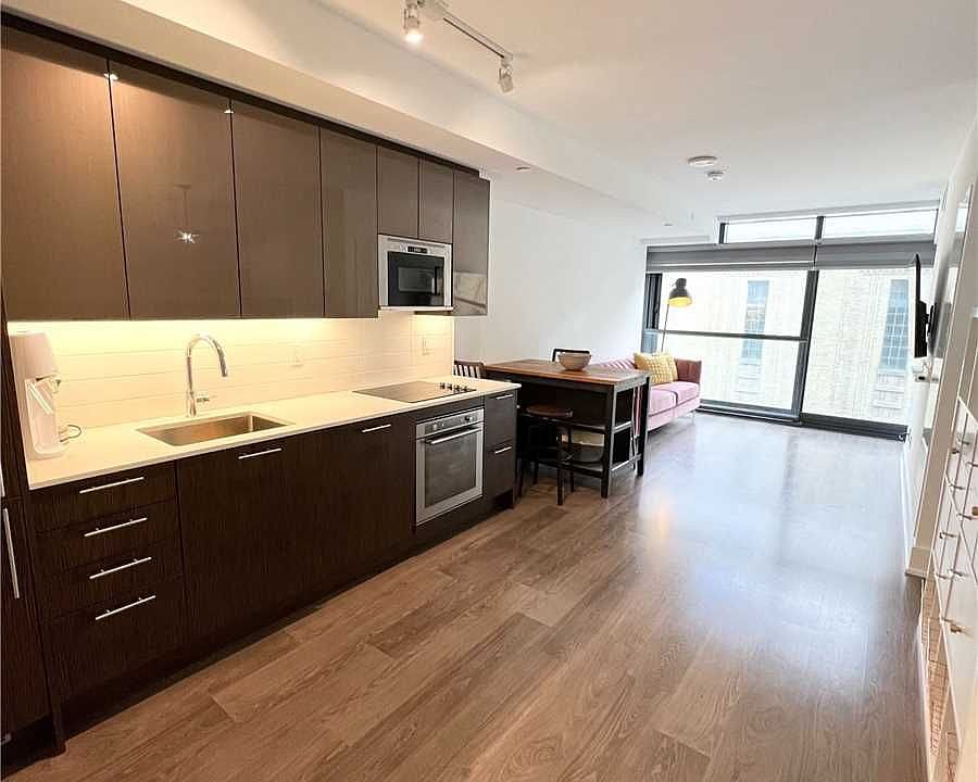 1st image of 403 Church St #515