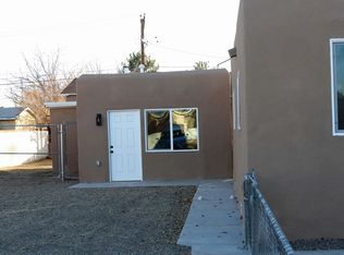 902 Palo Duro Ave NW, Albuquerque, NM 87107