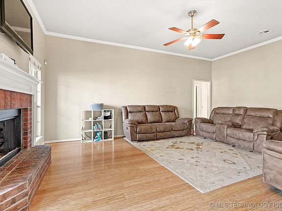4th image of 4813 S 196th East Ave