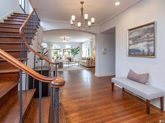 3rd image of 190 San Benito Way