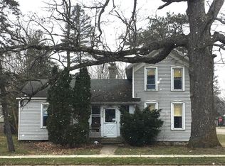 724 N Hudson St, Lowell, MI 49331