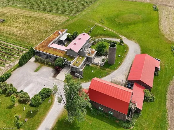 3749 Walker Rd, Lincoln, ON L0R 1B2