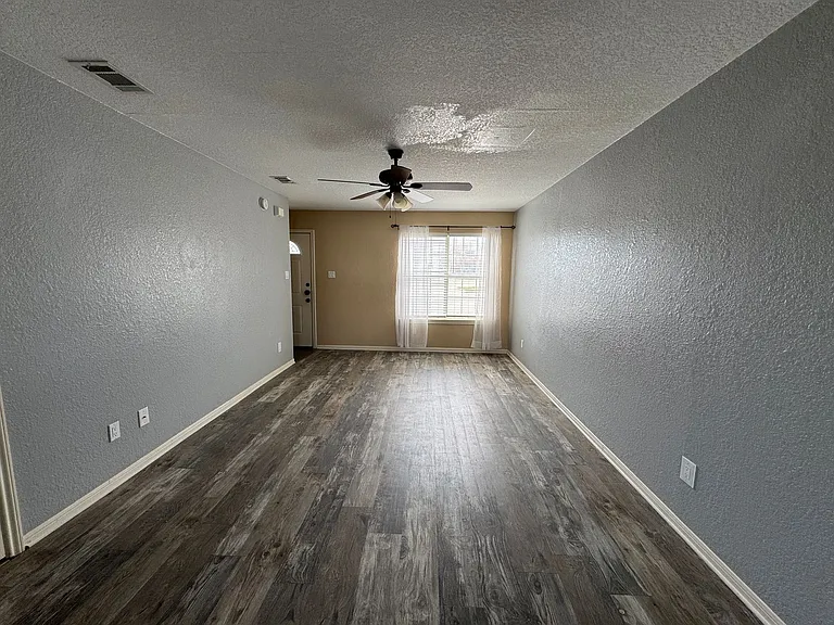 1607 Dugger Circle — Photo 4